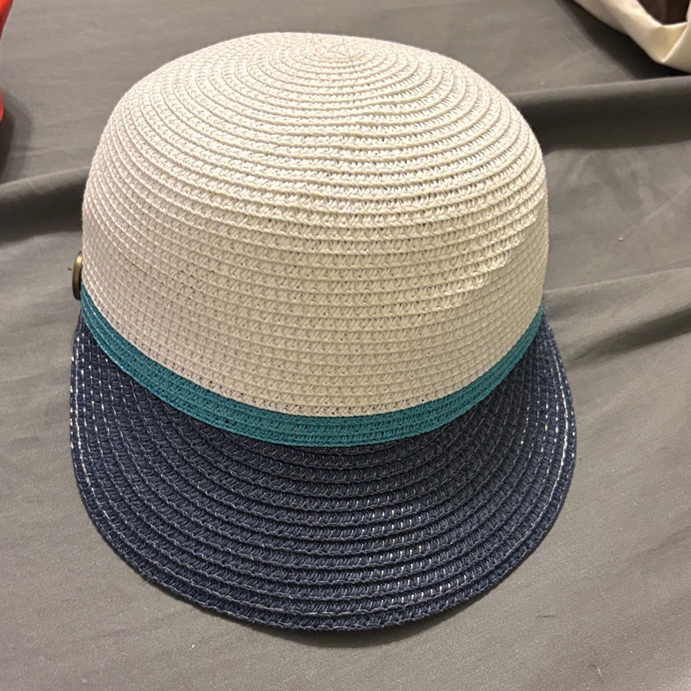 Stylish Two-Tone Straw Hat with Teal Band